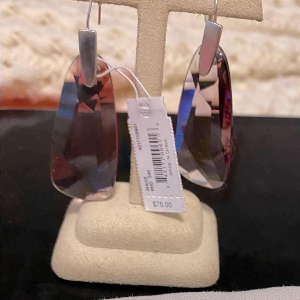 Kendra Scott hanging light purple stone earrings. $75